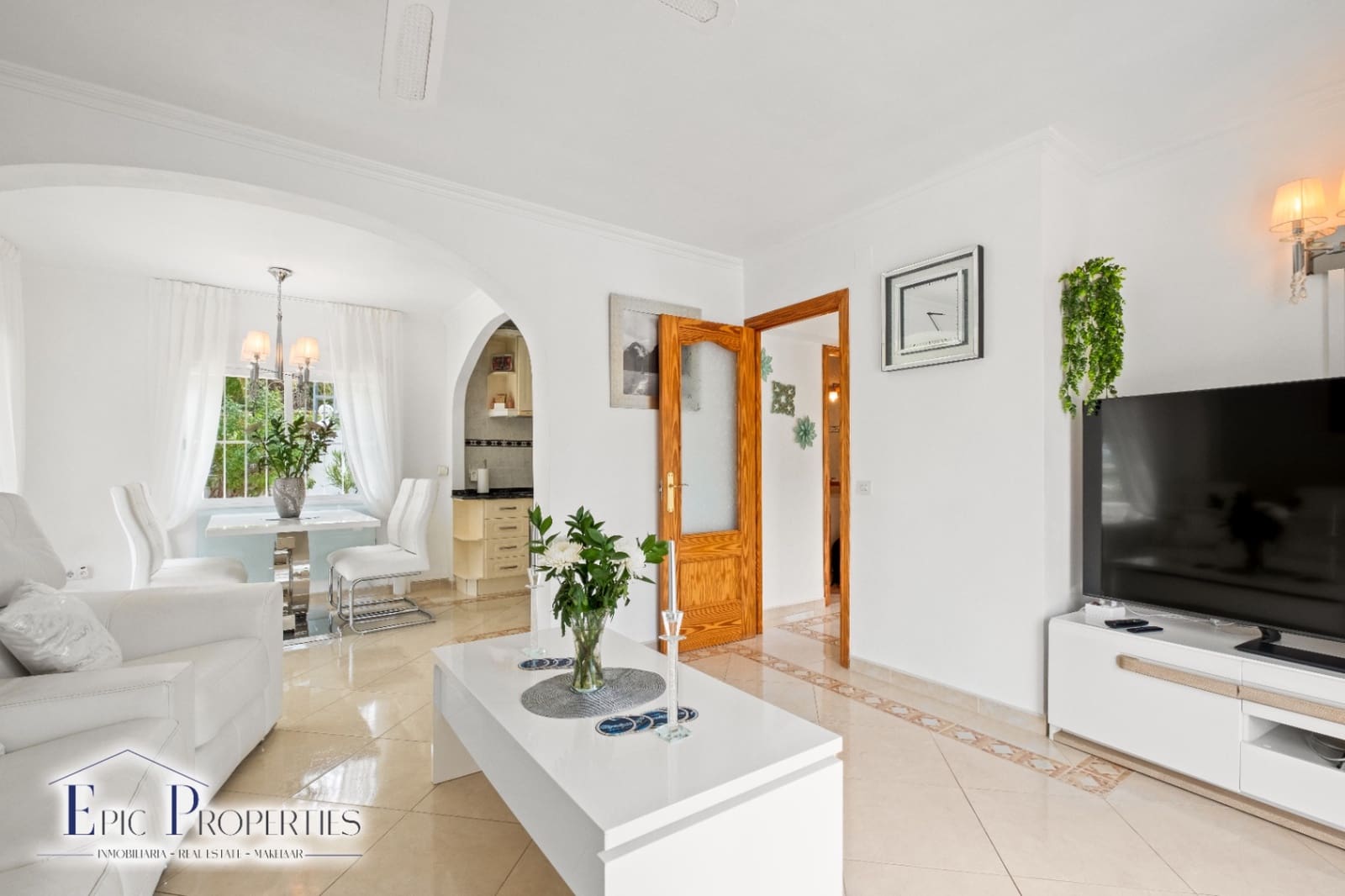 4 bedroom Villa for sale in La Nucia with pool garage - € 560,000 (Ref: 9012295)