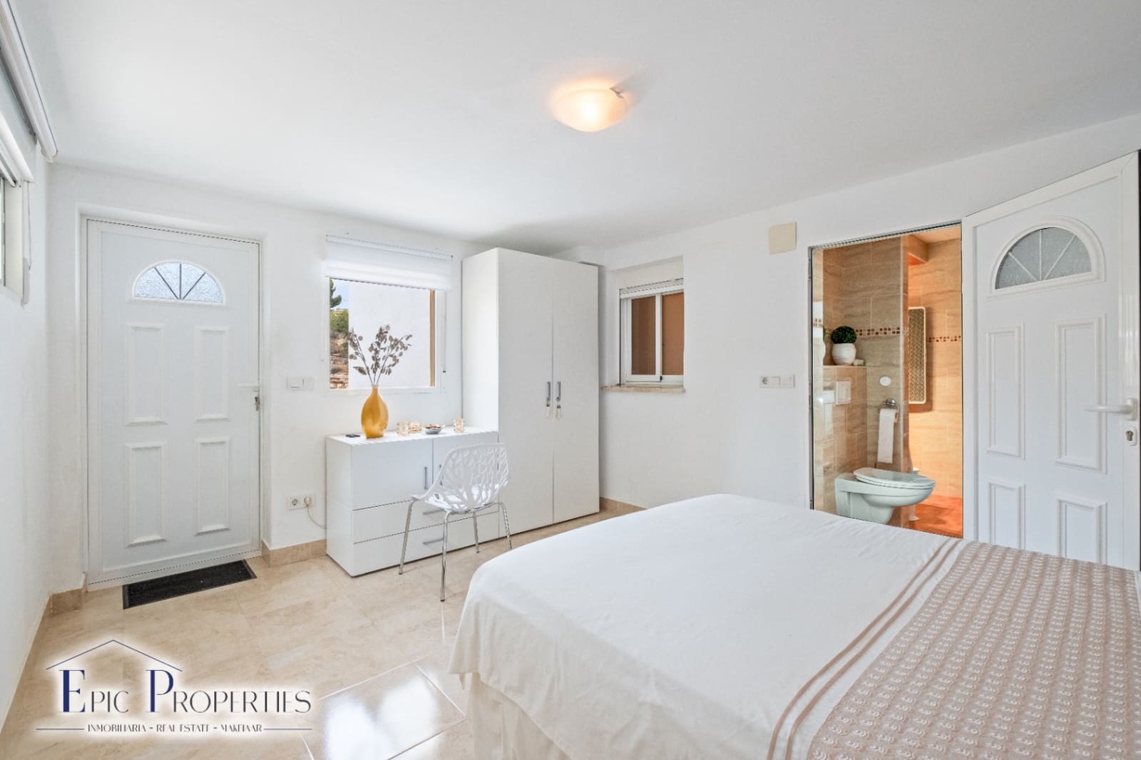 4 bedroom Villa for sale in La Nucia with pool garage - € 560,000 (Ref: 9012295)