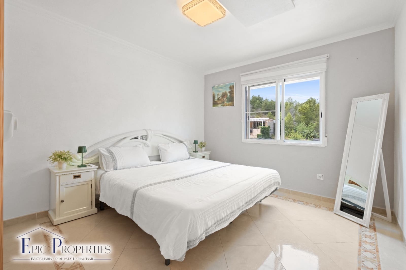 4 bedroom Villa for sale in La Nucia with pool garage - € 560,000 (Ref: 9012295)