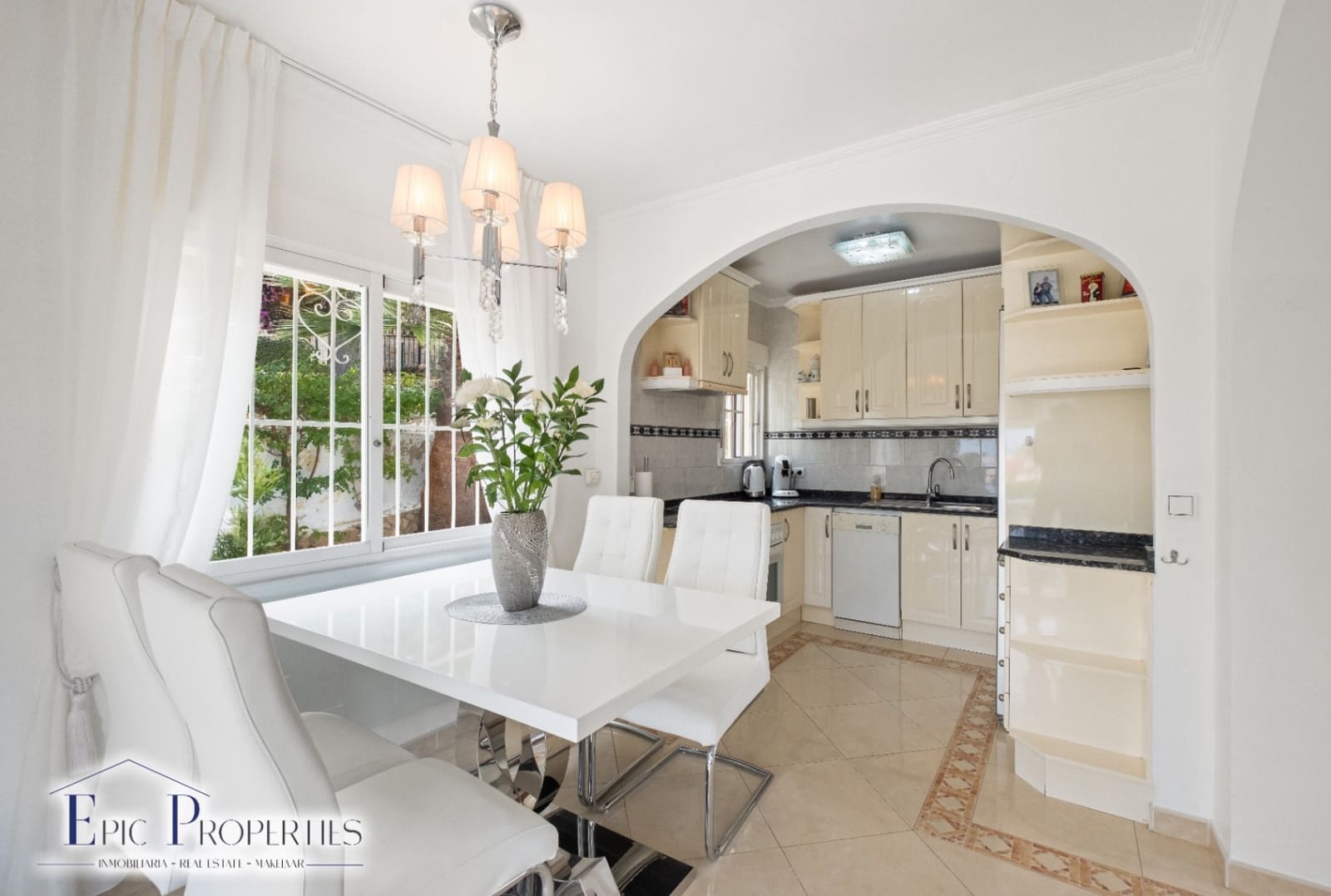 4 bedroom Villa for sale in La Nucia with pool garage - € 560,000 (Ref: 9012295)