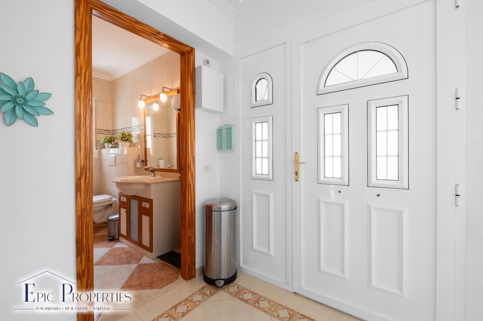 4 bedroom Villa for sale in La Nucia with pool garage - € 560,000 (Ref: 9012295)