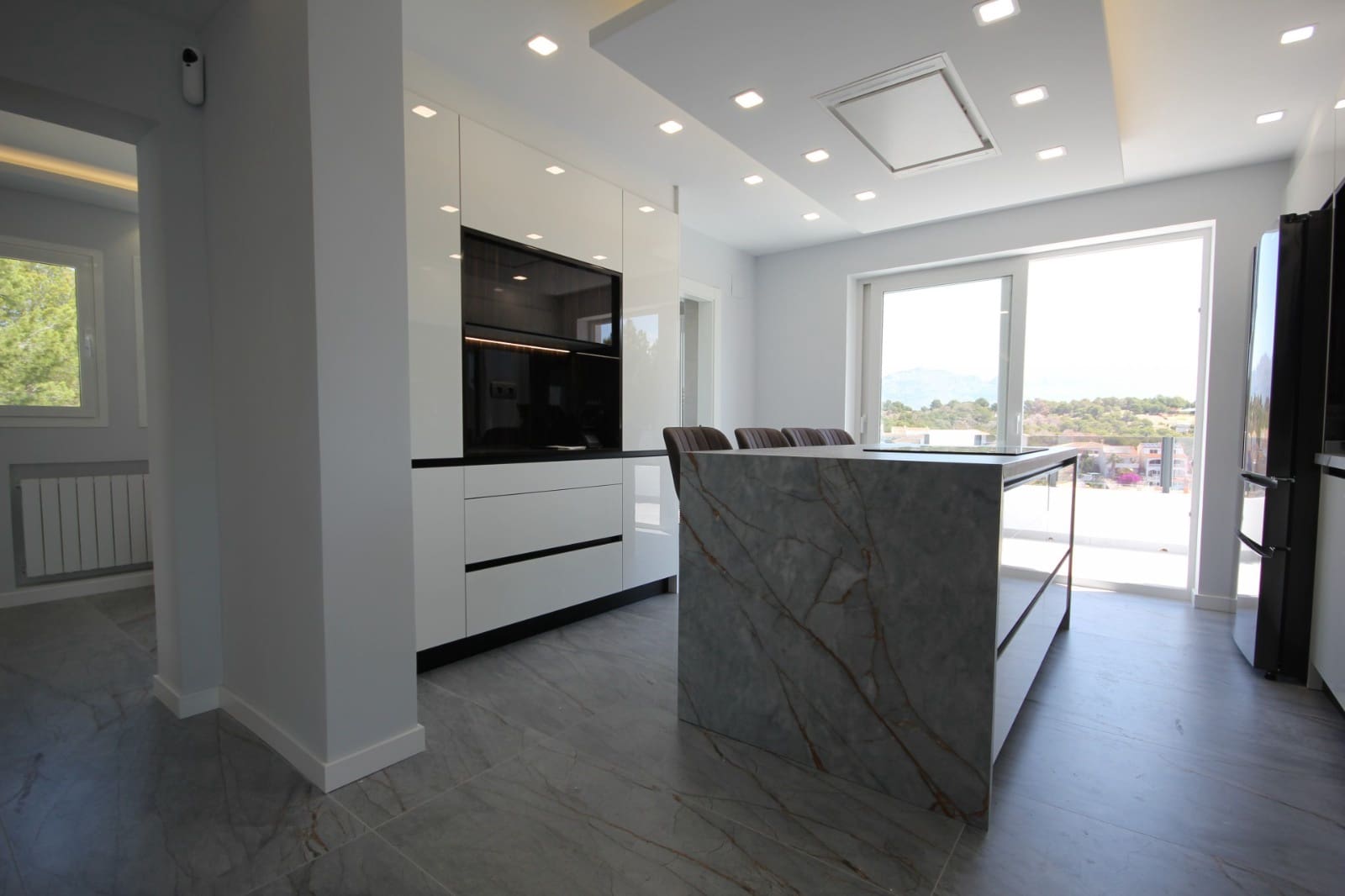 5 Zimmer Villa zu verkaufen in La Nucia mit Pool Garage - 1.350.000 € (Ref: 9051725)