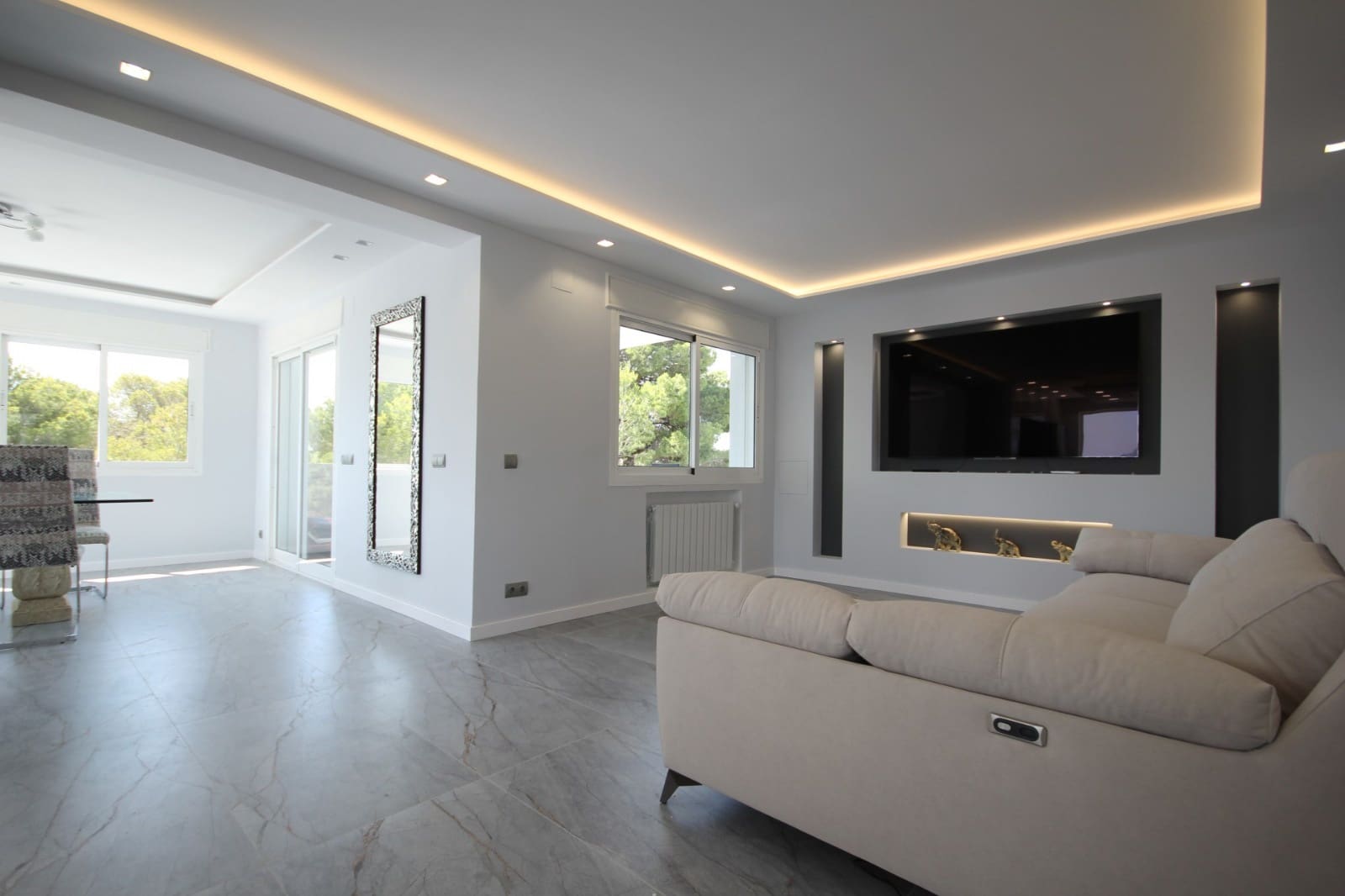 5 Zimmer Villa zu verkaufen in La Nucia mit Pool Garage - 1.350.000 € (Ref: 9051725)