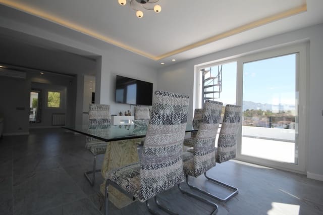 5 bedroom Villa for sale in La Nucia with pool garage - € 1,350,000 (Ref: 9051725)