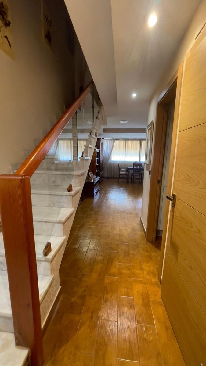 Apartamento de 4 habitaciones en Alfaz del Pi / L'Alfàs del Pi en alquiler con piscina - 1.650 € (Ref: 9051726)