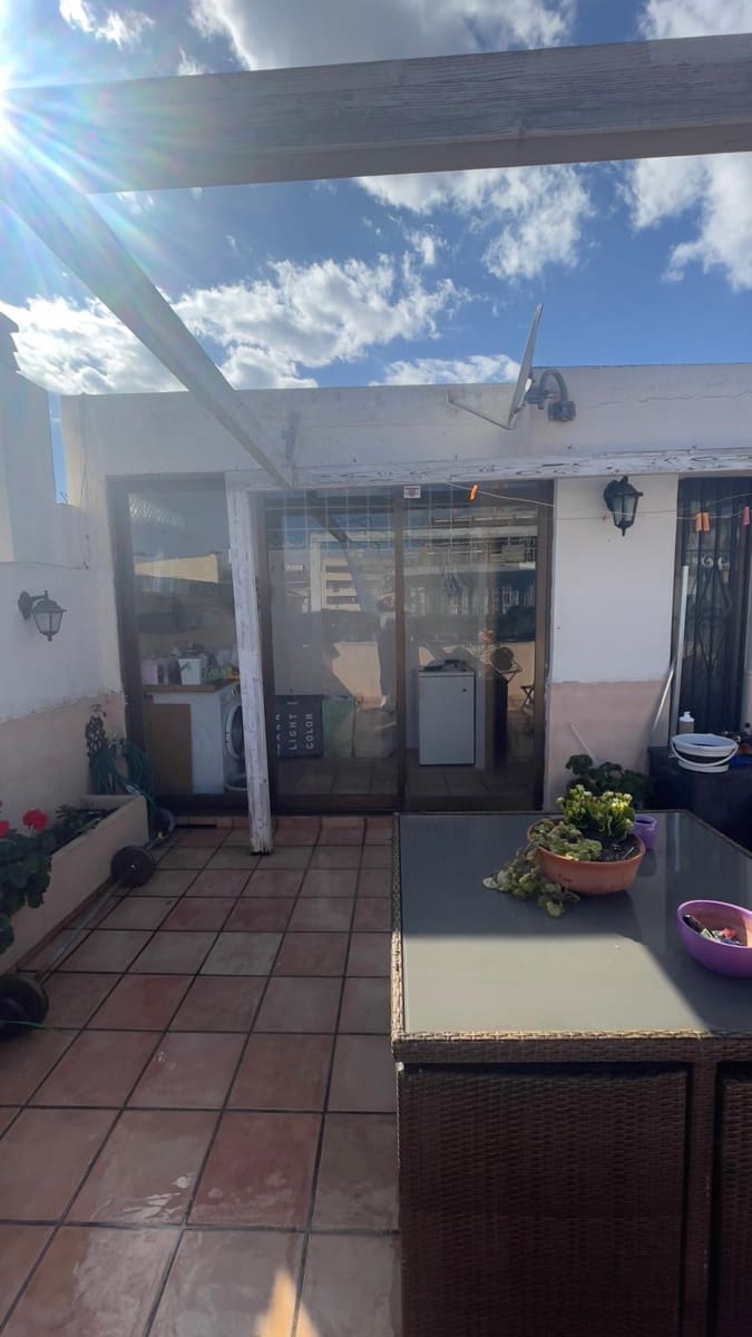 Apartamento de 4 habitaciones en Alfaz del Pi / L'Alfàs del Pi en alquiler con piscina - 1.650 € (Ref: 9051726)