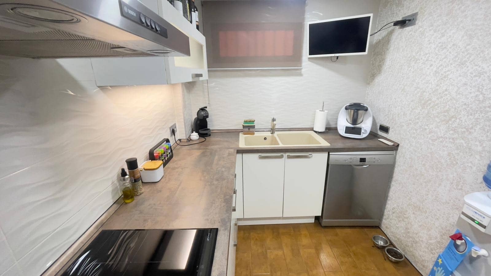 Apartamento de 4 habitaciones en Alfaz del Pi / L'Alfàs del Pi en alquiler con piscina - 1.650 € (Ref: 9051726)