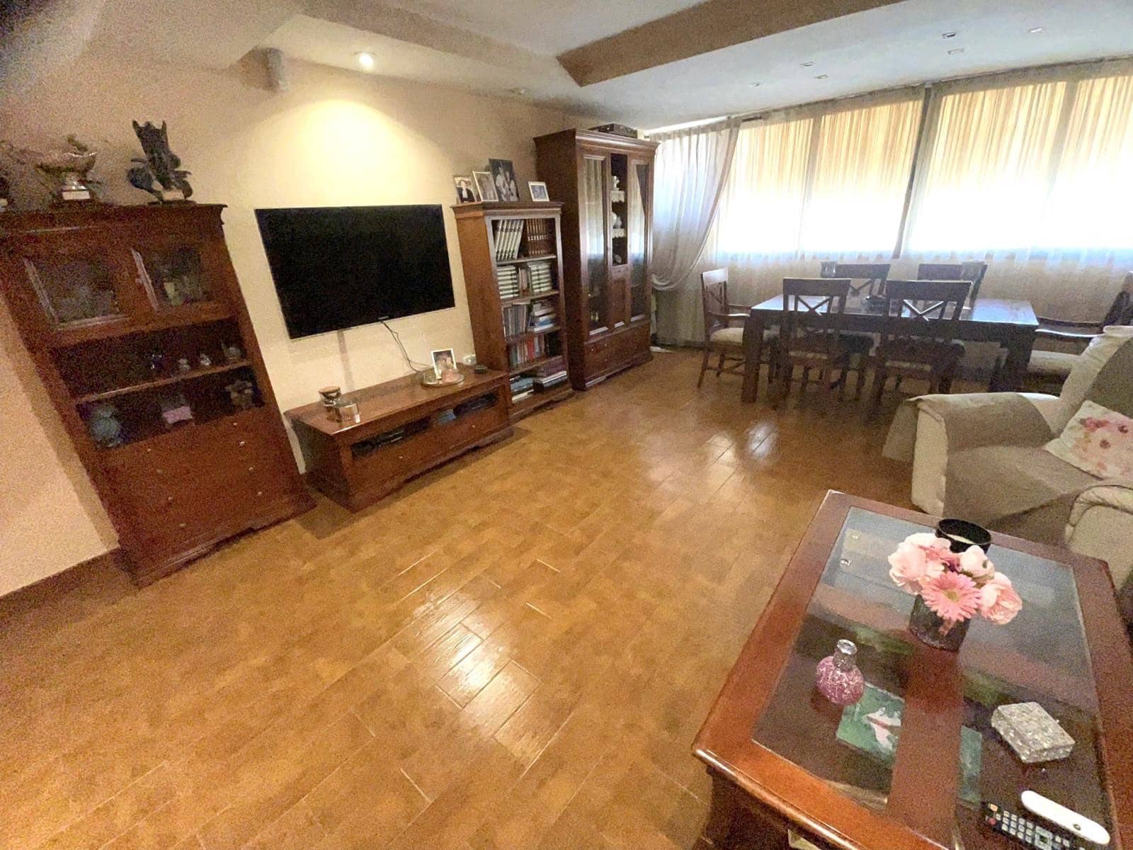 Apartamento de 4 habitaciones en Alfaz del Pi / L'Alfàs del Pi en alquiler con piscina - 1.650 € (Ref: 9051726)