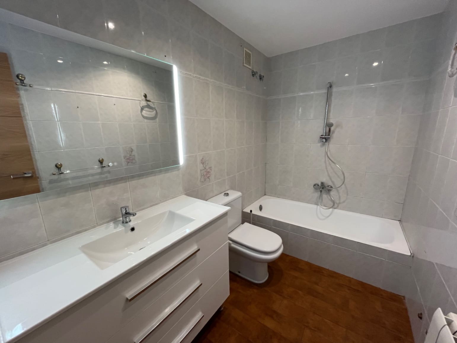 4 camera da letto Appartamento da affittare in Alfaz del Pi / L'Alfas del Pi con piscina garage - 1.650 € (Rif: 9051726)