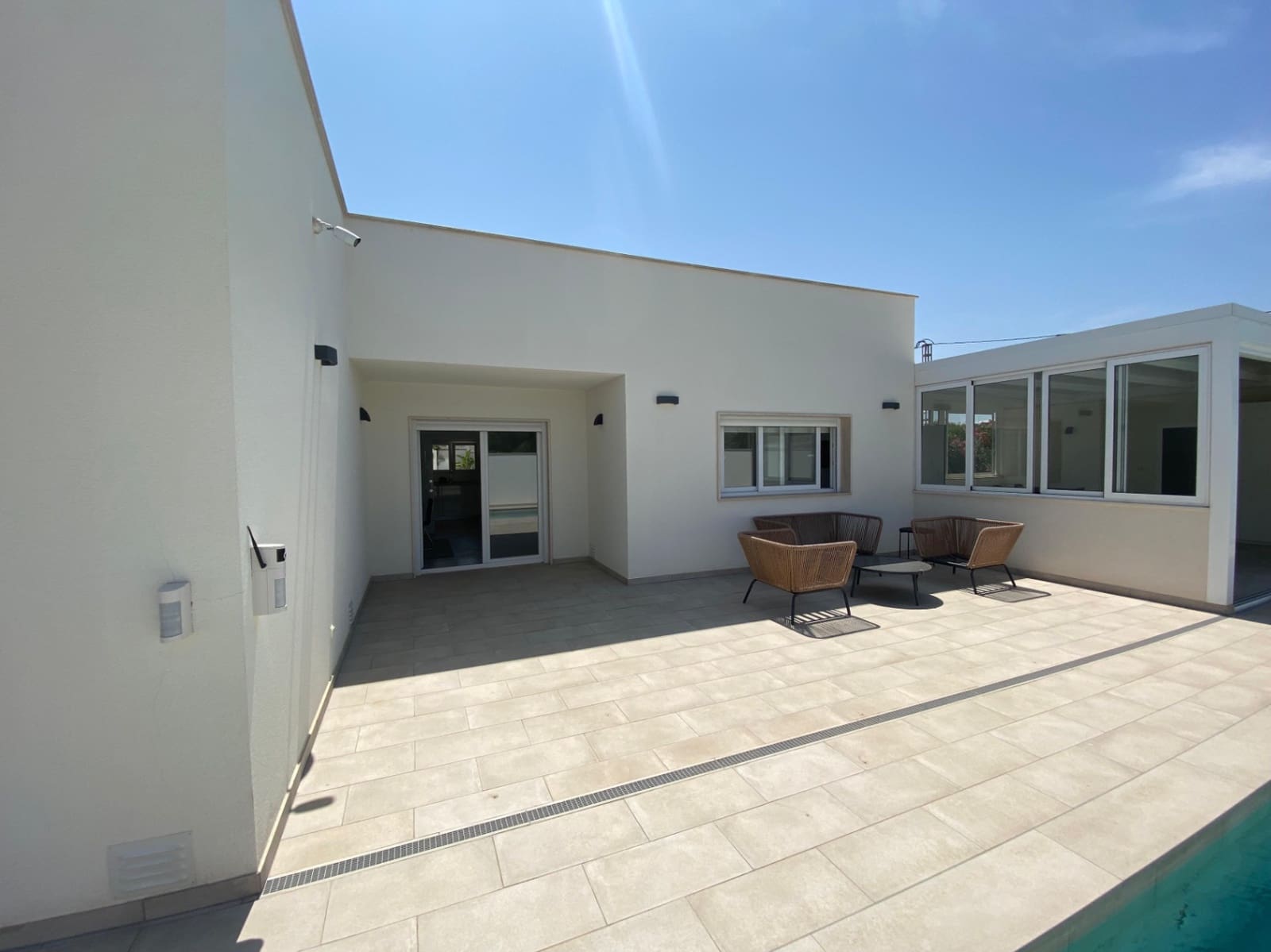 4 bedroom Villa for sale in Albir with pool garage - € 975,000 (Ref: 9074590)