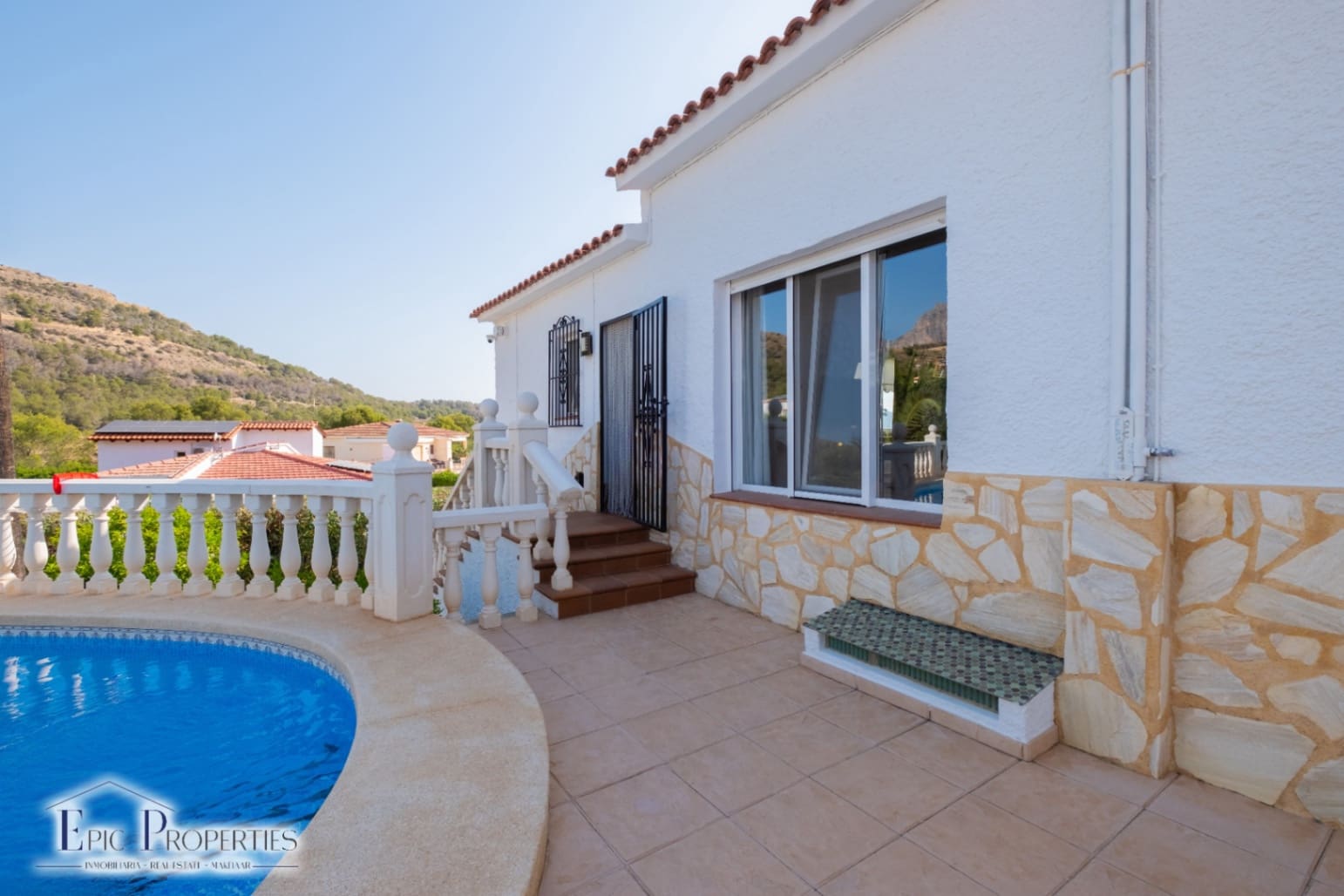 3 bedroom Villa for sale in Alfaz del Pi / L'Alfas del Pi with pool garage - € 599,000 (Ref: 9076865)