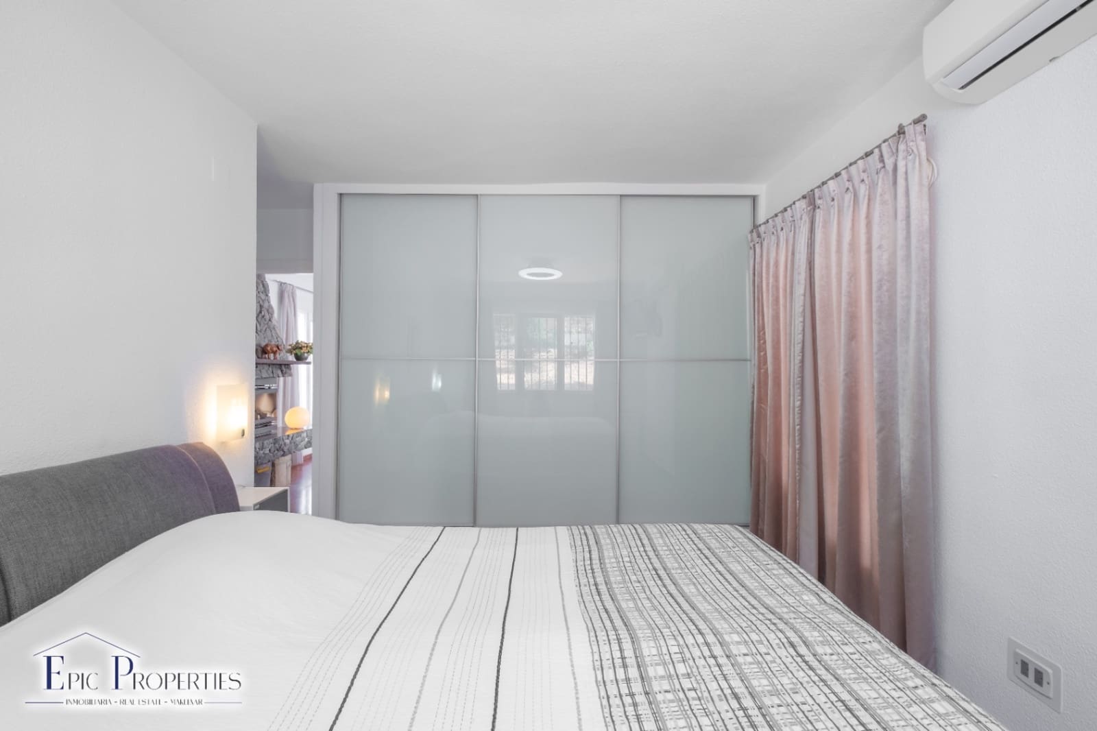 3 bedroom Villa for sale in Alfaz del Pi / L'Alfas del Pi with pool garage - € 599,000 (Ref: 9076865)