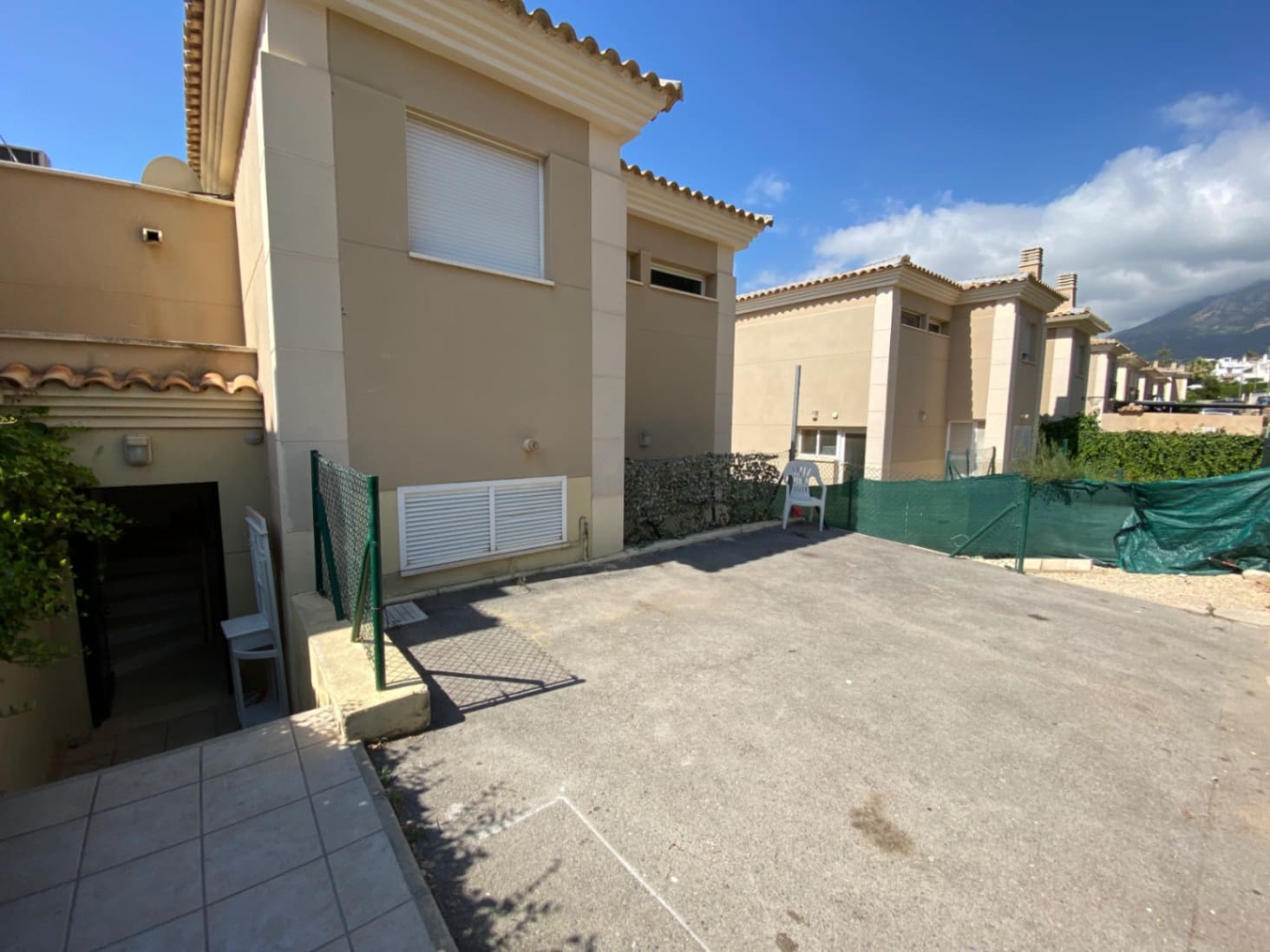 4 bedroom Villa for sale in La Nucia with garage - € 330,000 (Ref: 9133719)