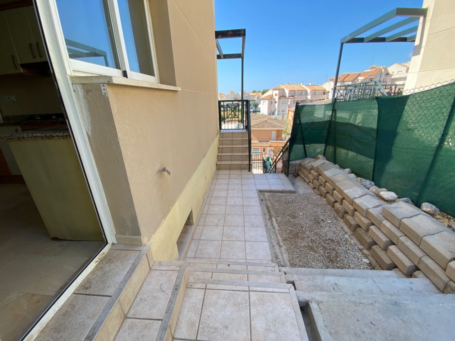 4 bedroom Villa for sale in La Nucia with garage - € 330,000 (Ref: 9133719)