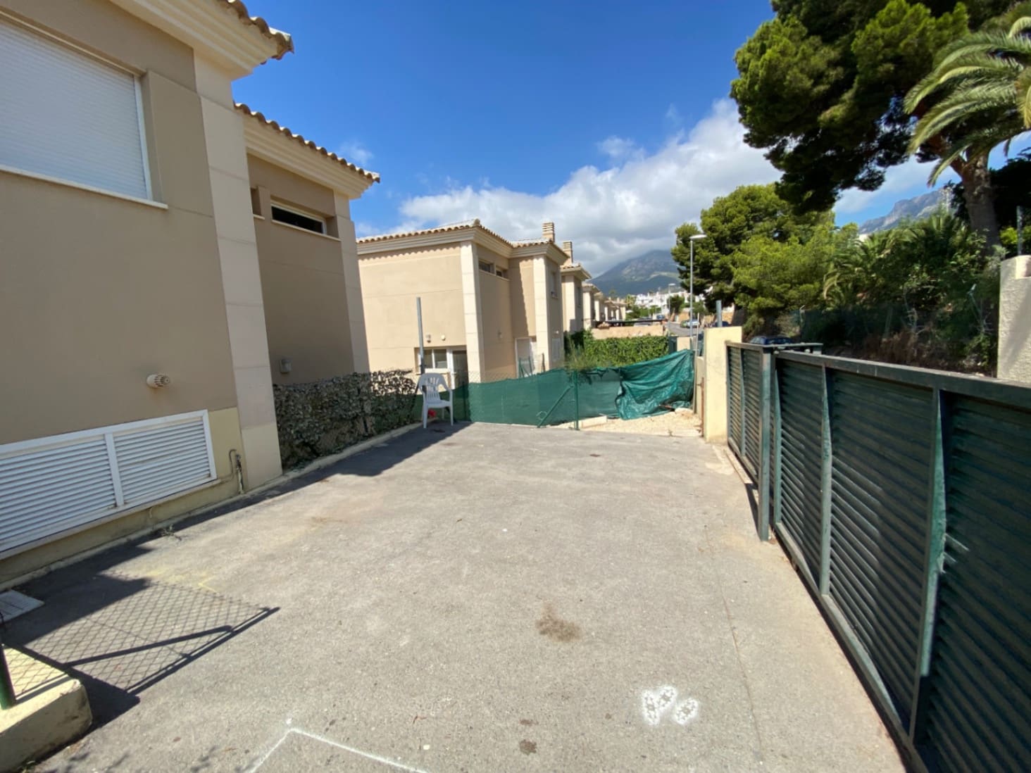 4 bedroom Villa for sale in La Nucia with garage - € 330,000 (Ref: 9133719)