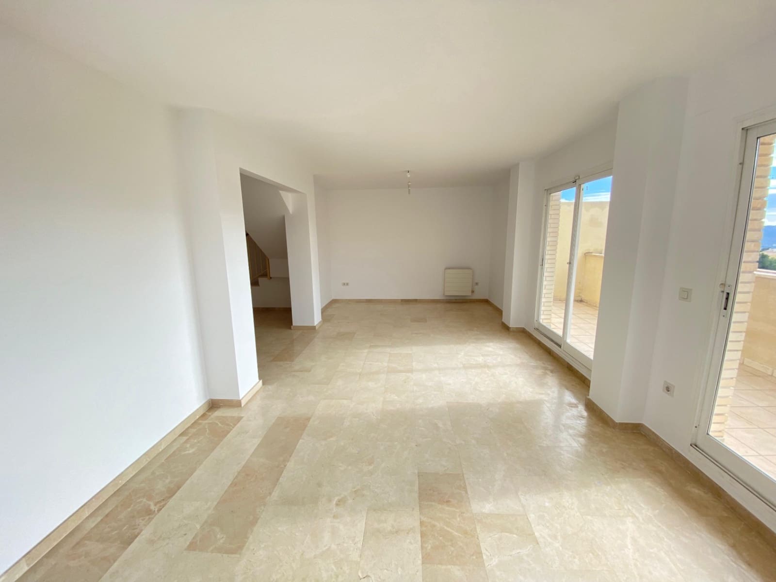 4 bedroom Villa for sale in La Nucia with garage - € 330,000 (Ref: 9133719)