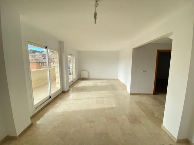 Chalet de 4 habitaciones en La Nucia en venta con garaje - 330.000 € (Ref: 9133719)