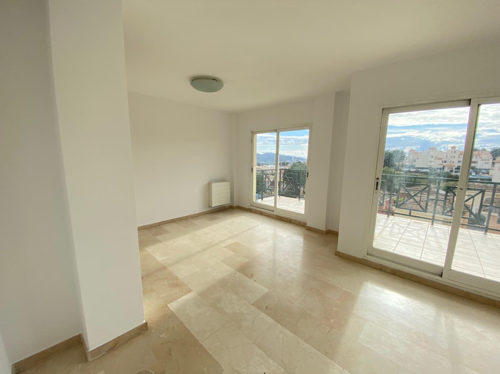 4 bedroom Villa for sale in La Nucia with garage - € 330,000 (Ref: 9133719)