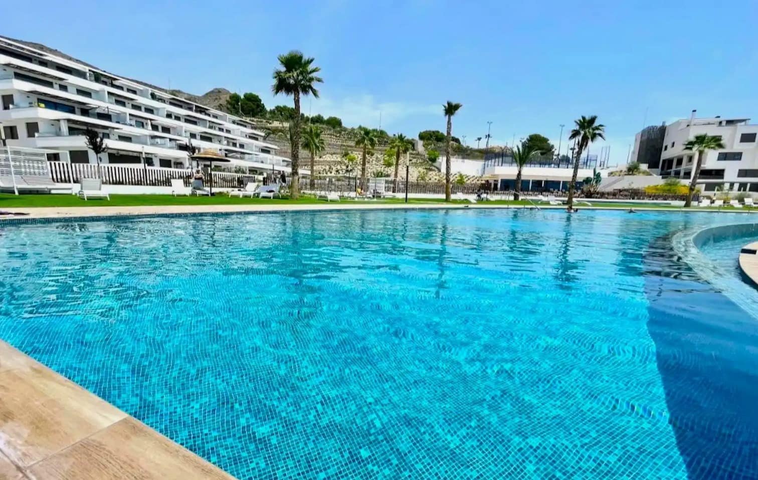 Apartamento de 2 habitaciones en Finestrat en venta con piscina garaje - 419.000 € (Ref: 9160599)