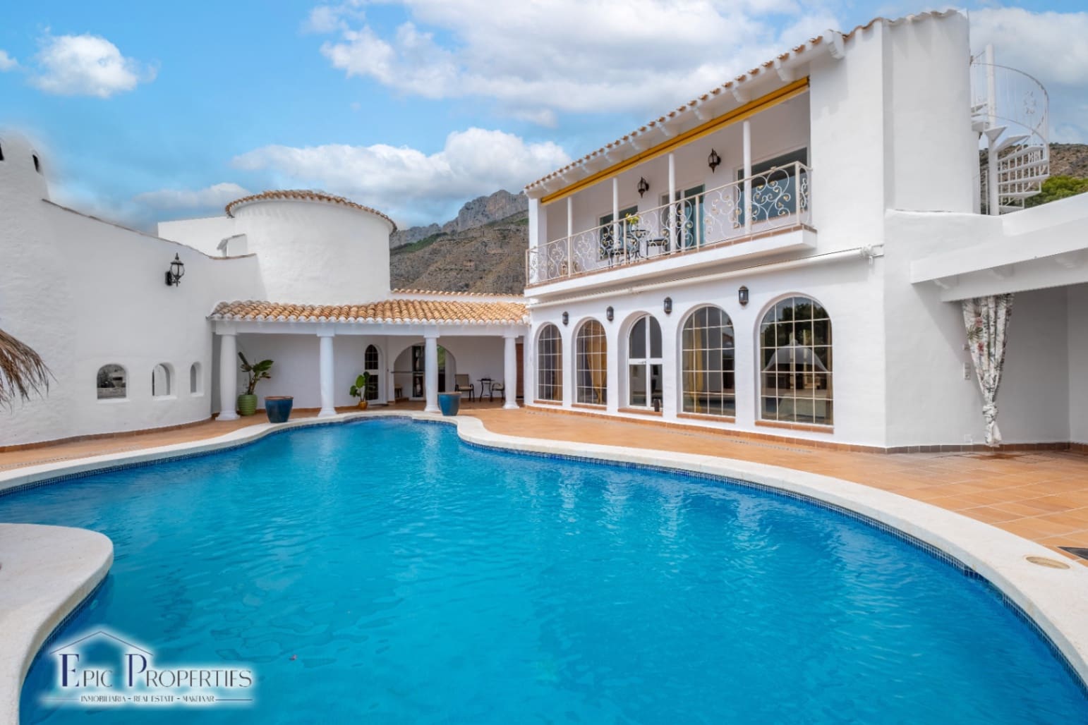 3 soverom Villa til salgs i Altea med svømmebasseng garasje - € 1 600 000 (Ref: 9219212)