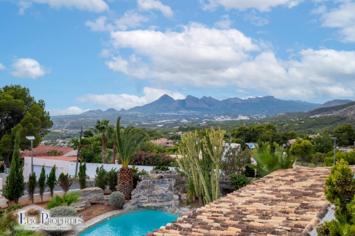 3 soverom Villa til salgs i Altea med svømmebasseng garasje - € 1 600 000 (Ref: 9219212)