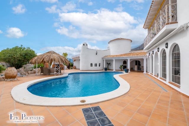 3 soverom Villa til salgs i Altea med svømmebasseng garasje - € 1 600 000 (Ref: 9219212)