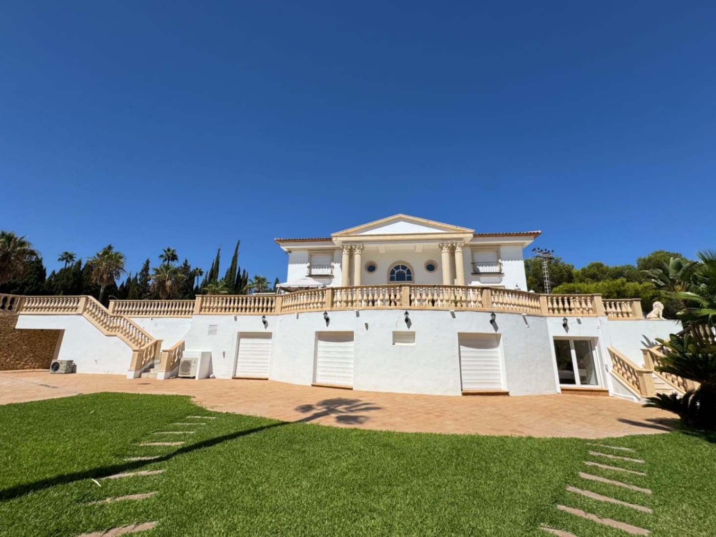 Chalet de 8 habitaciones en Altea en venta con piscina garaje - 2.700.000 € (Ref: 9219213)