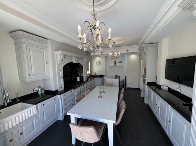 Chalet de 8 habitaciones en Altea en venta con piscina garaje - 2.700.000 € (Ref: 9219213)