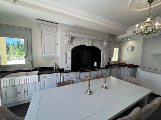 Chalet de 8 habitaciones en Altea en venta con piscina garaje - 2.700.000 € (Ref: 9219213)