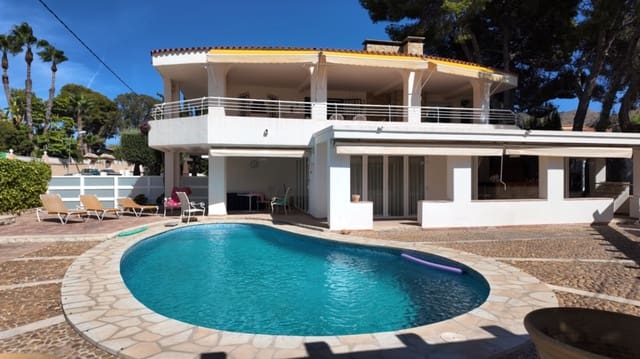 Chalet de 4 habitaciones en Benidorm en venta con piscina garaje - 599.000 € (Ref: 9223683)
