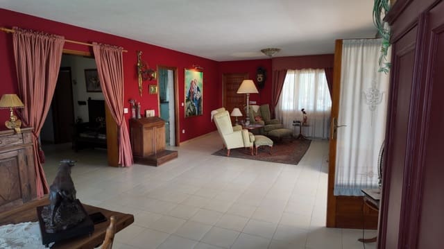 Chalet de 4 habitaciones en Benidorm en venta con piscina garaje - 599.000 € (Ref: 9223683)