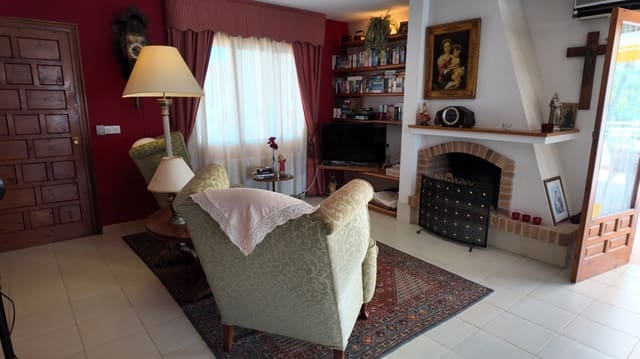 Chalet de 4 habitaciones en Benidorm en venta con piscina garaje - 599.000 € (Ref: 9223683)