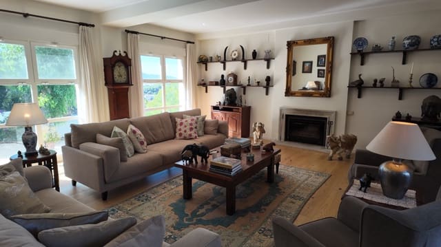 4 Zimmer Villa zu verkaufen in Altea mit Pool Garage - 1.295.000 € (Ref: 9249085)