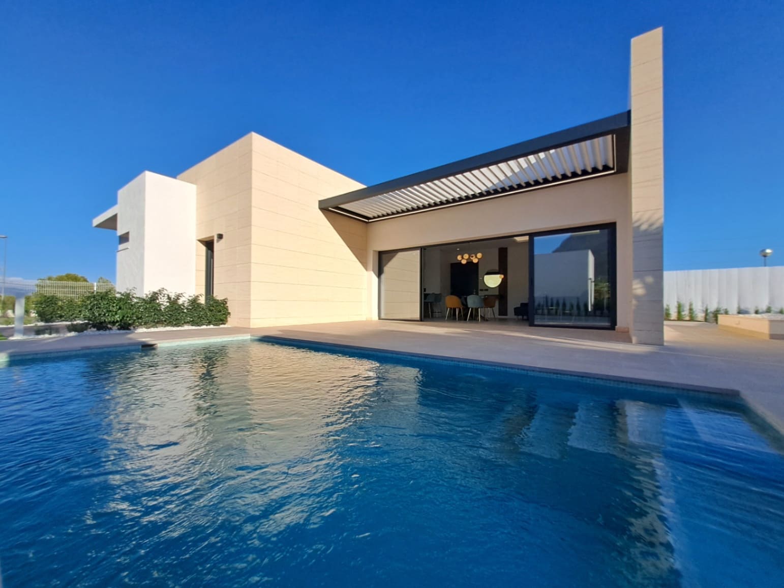 3 soveværelse Villa til salg i Polop med swimmingpool garage - € 525.000 (Ref: 9332720)