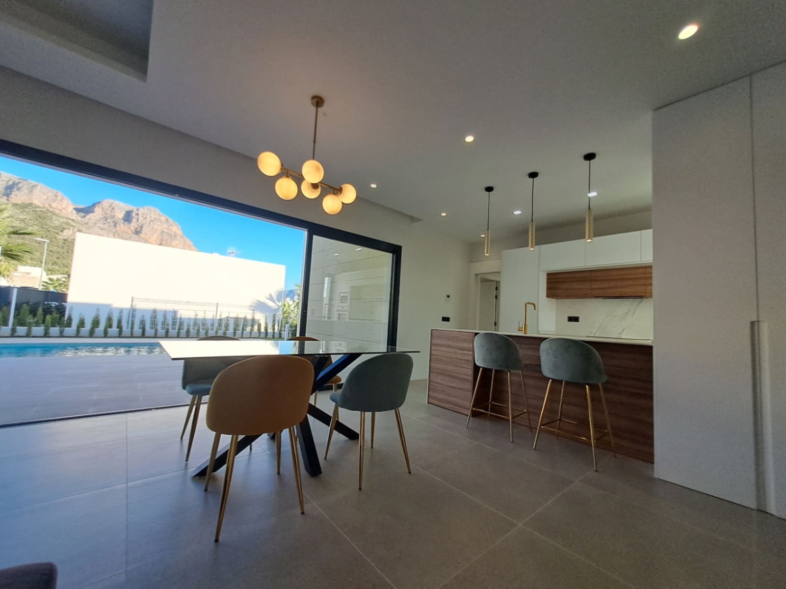 3 soveværelse Villa til salg i Polop med swimmingpool garage - € 525.000 (Ref: 9332720)