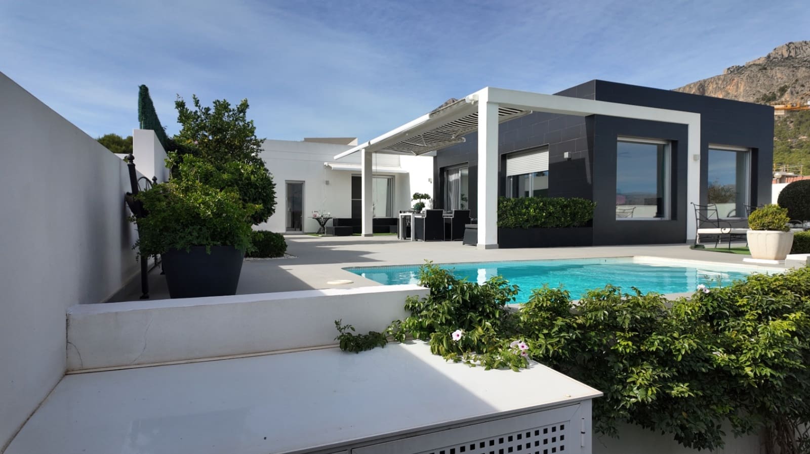 2 slaapkamer Villa te koop in Polop met zwembad garage - € 530.000 (Ref: 9343907)