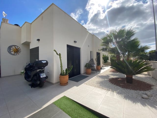 5 bedroom Villa for sale in Polop with pool garage - € 649,000 (Ref: 9348643)