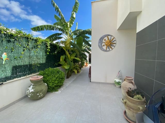 5 bedroom Villa for sale in Polop with pool garage - € 649,000 (Ref: 9348643)