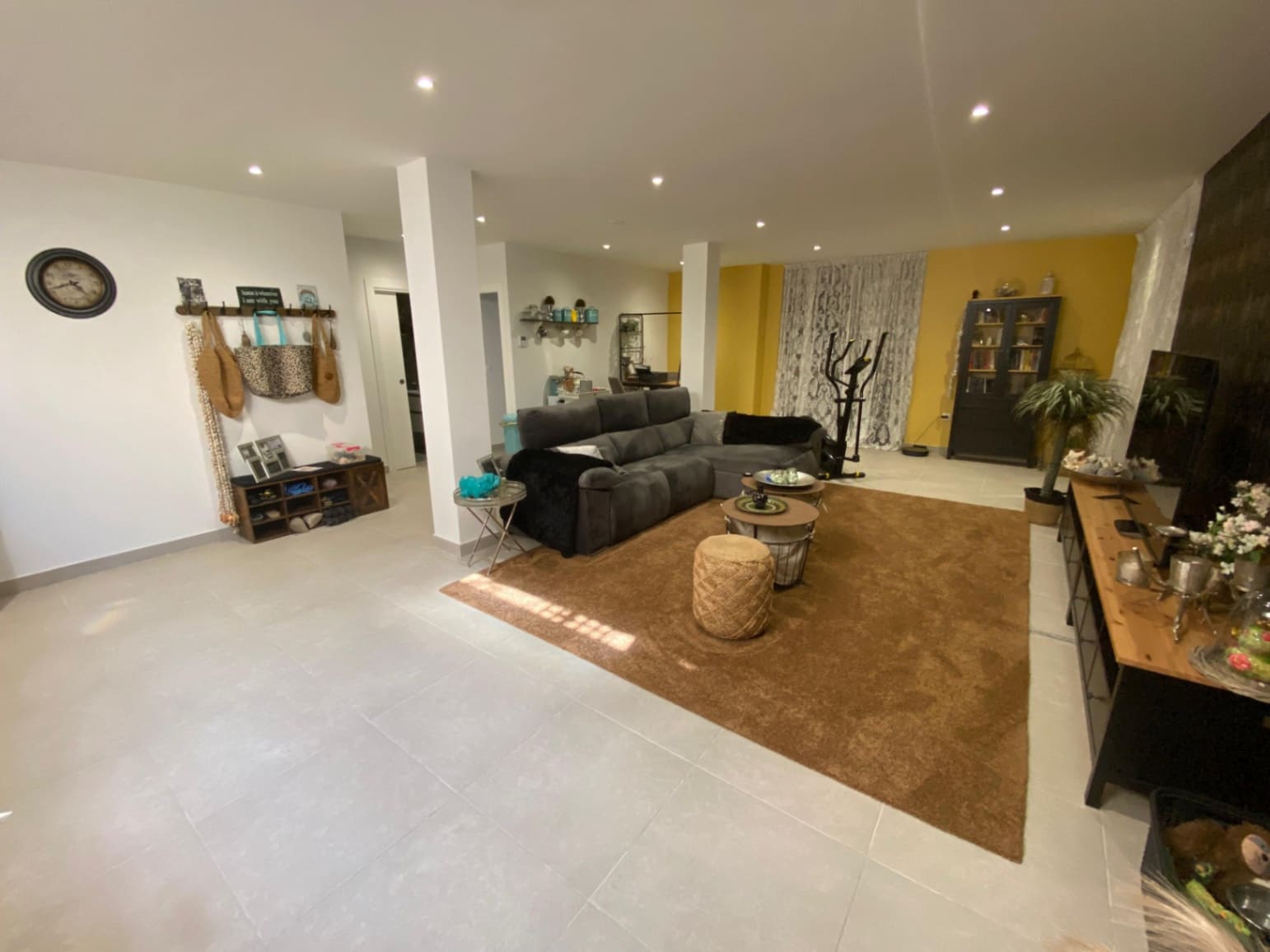 5 bedroom Villa for sale in Polop with pool garage - € 649,000 (Ref: 9348643)