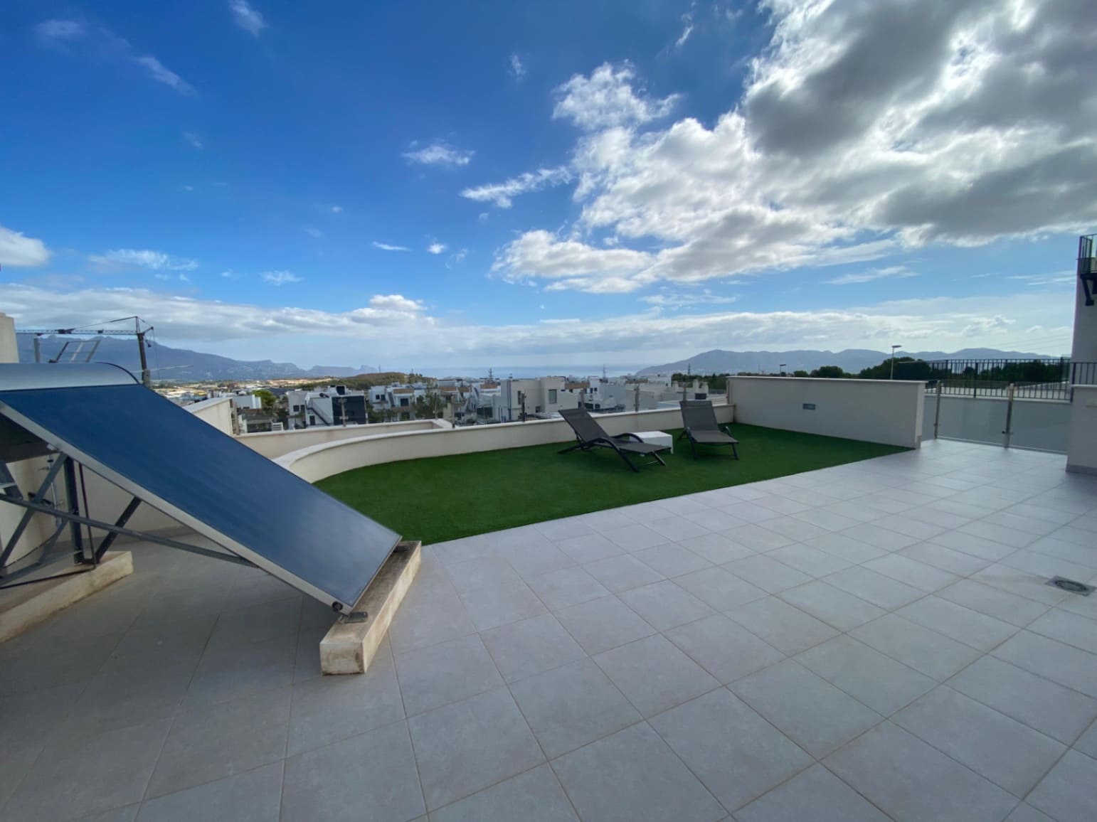 5 bedroom Villa for sale in Polop with pool garage - € 649,000 (Ref: 9348643)