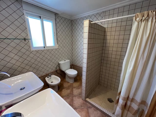 3 bedroom Villa for rent in La Nucia with pool garage - € 1,550 (Ref: 9371132)