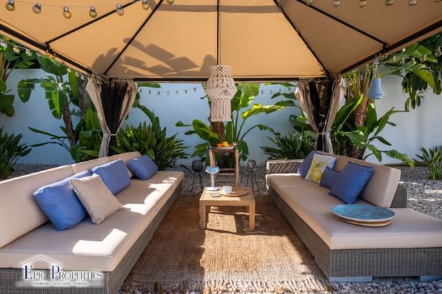 3 soverom Villa til salgs i Polop med svømmebasseng garasje - € 659 000 (Ref: 9389987)