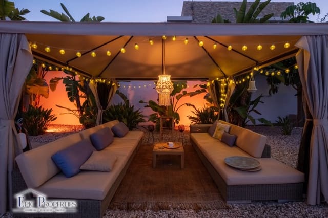 3 soverom Villa til salgs i Polop med svømmebasseng garasje - € 659 000 (Ref: 9389987)