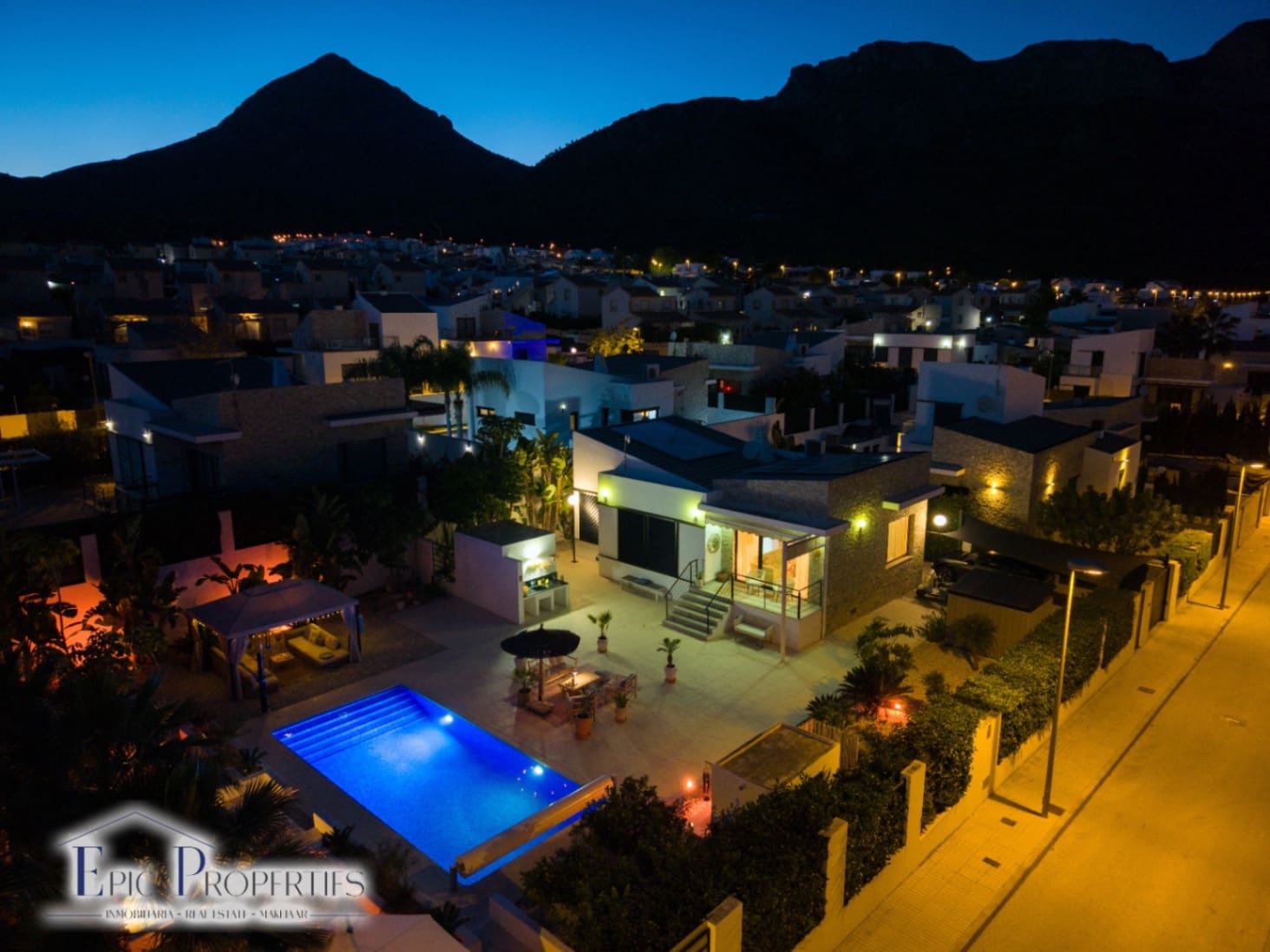 3 soverom Villa til salgs i Polop med svømmebasseng garasje - € 659 000 (Ref: 9389987)