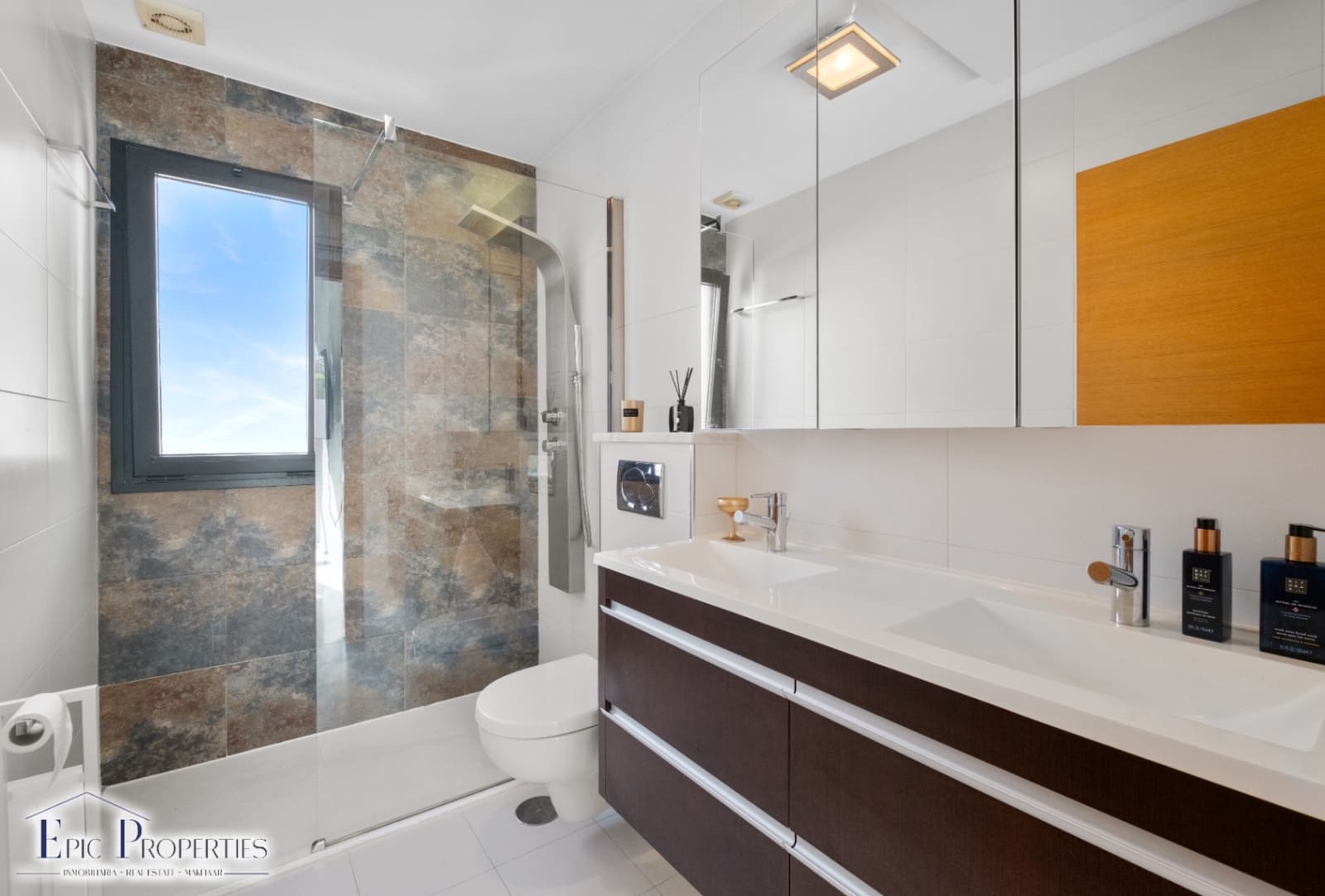 3 soverom Villa til salgs i Polop med svømmebasseng garasje - € 659 000 (Ref: 9389987)