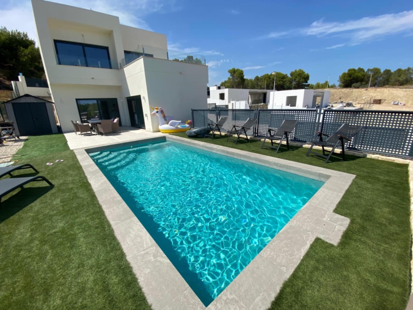 3 soveværelse Villa til leje i Alfaz del Pi / L'Alfas del Pi med swimmingpool garage - € 2.700 (Ref: 9438785)