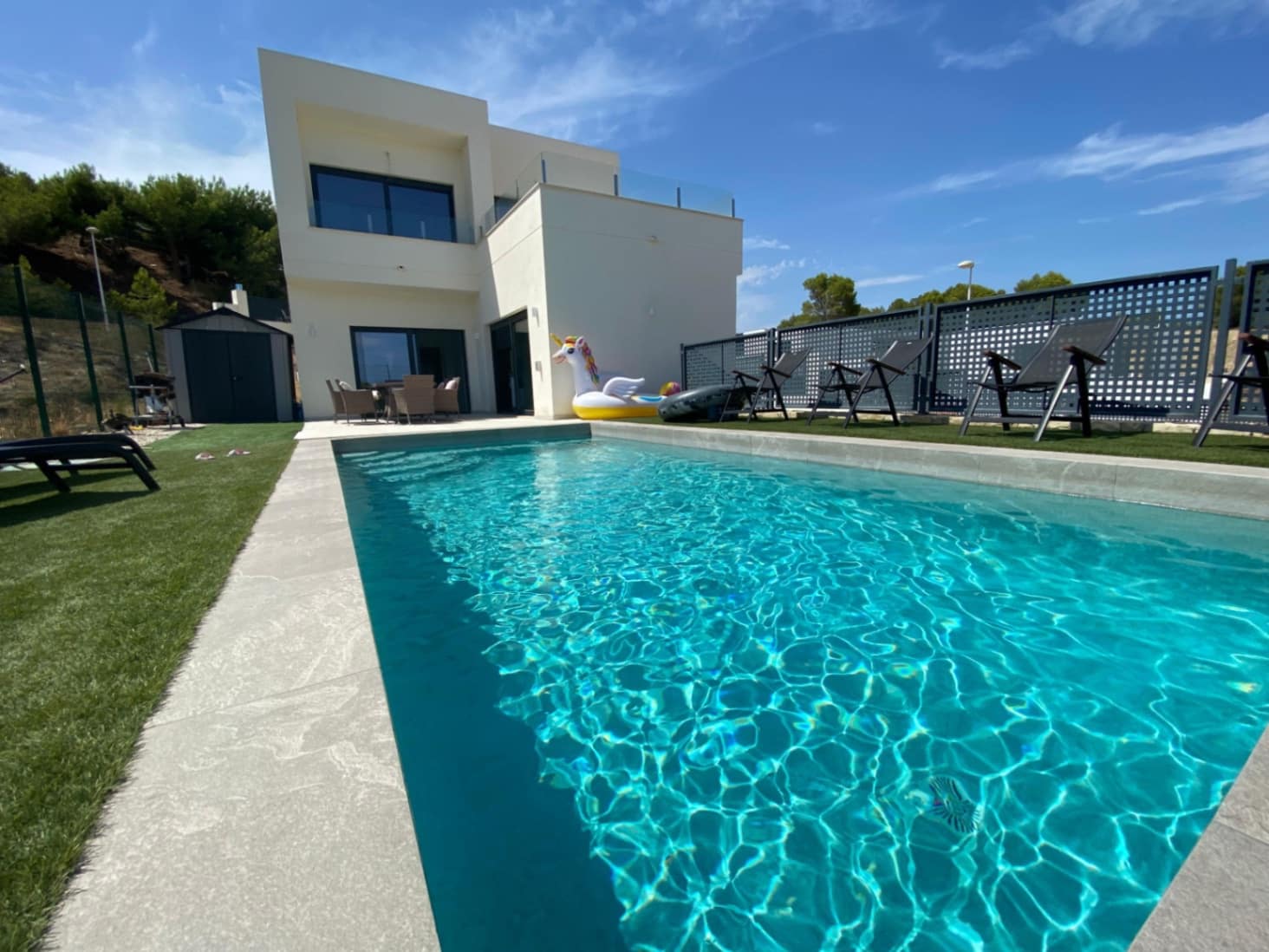 3 soveværelse Villa til leje i Alfaz del Pi / L'Alfas del Pi med swimmingpool garage - € 2.700 (Ref: 9438785)