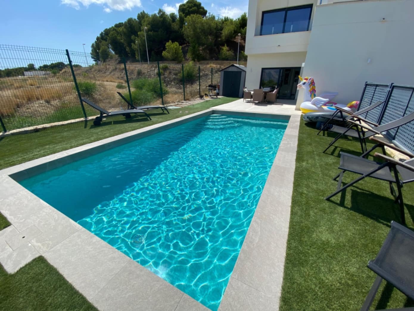 3 soveværelse Villa til leje i Alfaz del Pi / L'Alfas del Pi med swimmingpool garage - € 2.700 (Ref: 9438785)
