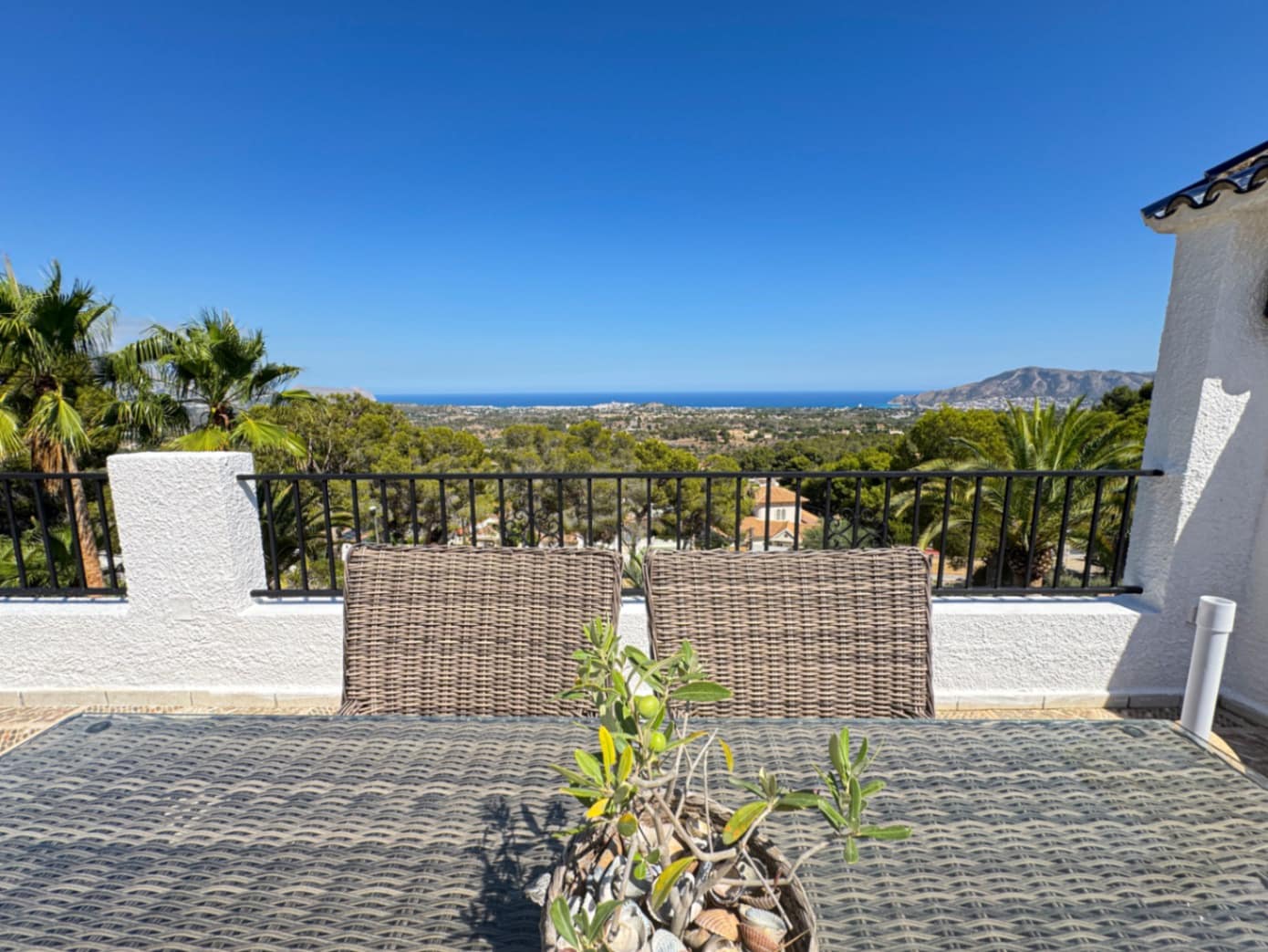 3 makuuhuone Huvila myytävänä paikassa La Nucia mukana uima-altaan 
autotalli - 790 000 € (Ref: 9438786)