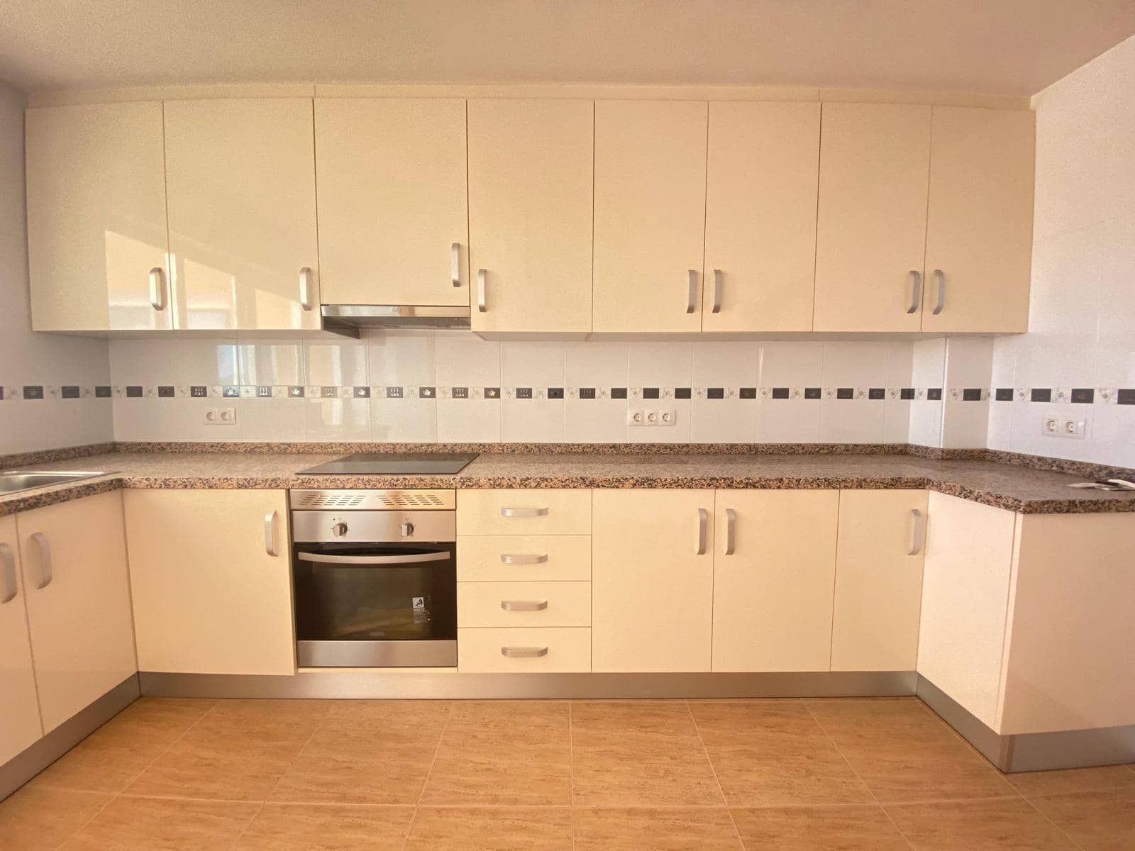 Chalet de 4 habitaciones en Alfaz del Pi / L'Alfàs del Pi en venta con piscina garaje - 745.000 € (Ref: 9446705)